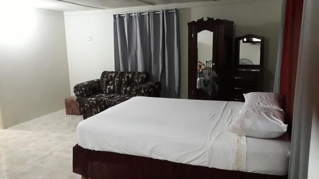 Apartments At Westvillage 5 No Ac Low Price Studio 蒙特哥贝 外观 照片